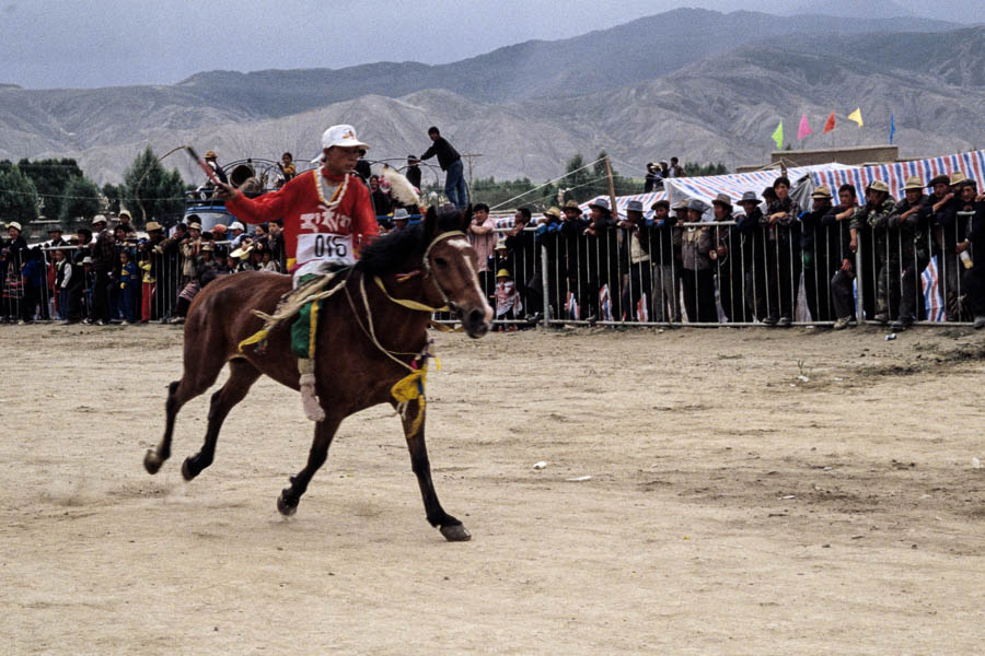 Festival de Gyantse, courses de chevaux