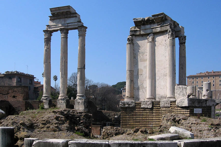 Forum, temple de Castor et Pollux (12 av. J.C.) et temple de Vesta (IIIe)