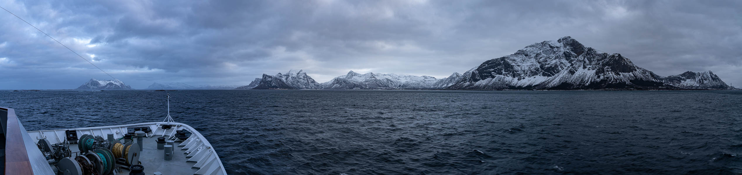 Fugløyfjorden : de Fugløya au Skjeggen, 904 m