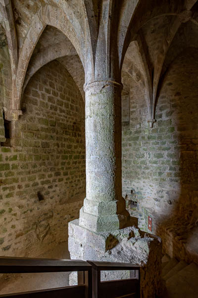 Château de Quéribus : donjon, salle du pilier