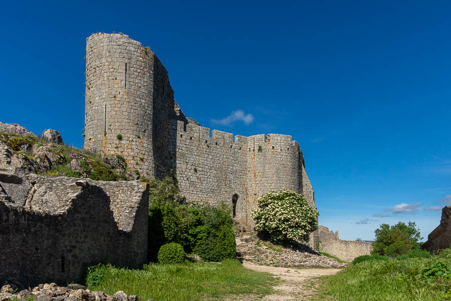 Château de Peyrepertuse : enceinte basse, donjon vieux