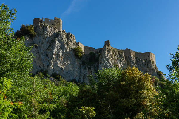 Peyrepertuse : donjon vieux et enceinte basse