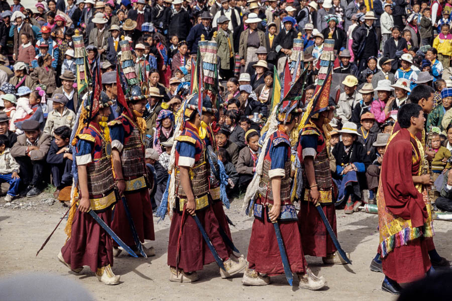 Festival de Gyantse : défilé de moines